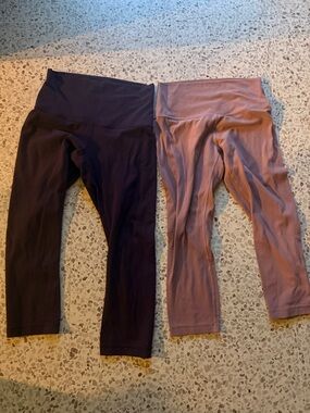 Bundle lululemon athletica Women's Capri Leggings in Black and Mauve